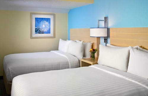 Westlake Hotel | Your Home Away From Home! Free Parking, Onsite Pool, Pets Allowed