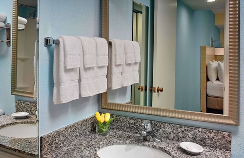 Westlake Hotel | Your Home Away From Home! Free Parking, Onsite Pool, Pets Allowed