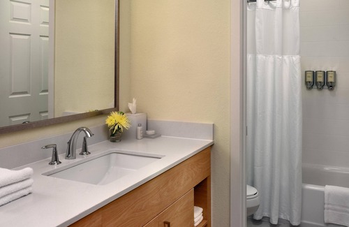 Westlake Hotel | Your Home Away From Home! Free Parking, Onsite Pool, Pets Allowed