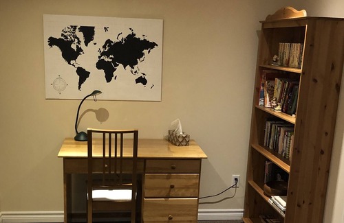 Hamilton House | Your home away from home close to McMaster University, bus and bike rentals