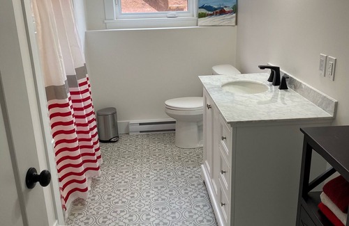 Mermaid House | Your Home Away From Home- 4 bed, 3 bath, centrally located.
