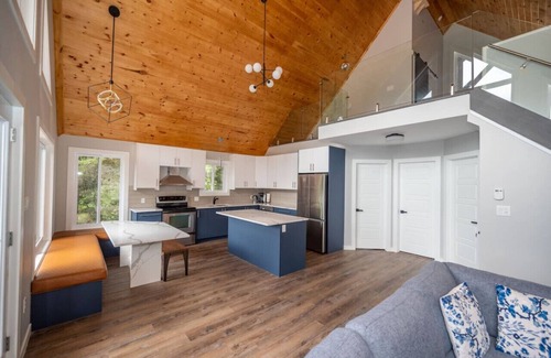 Mansfield-et-Pontefract Cabin | Your Home, Away from Home!