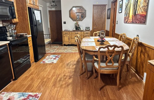 Aberdeen House | YOUR HOME AWAY FROM HOME!