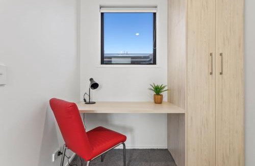 Te Atatu Peninsula House | Your Home Away From Home
