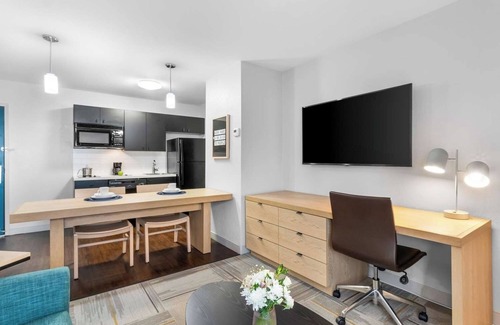 East Congress Hotel | Your Home Away From Home! Short Drive to McKinney Falls State Park, Pet-Friendly