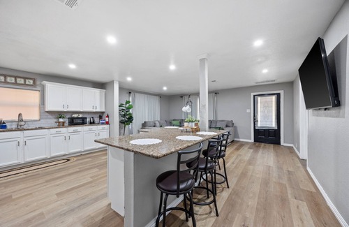 West Dallas House | Your Home Away from Home – 3BR Near Downtown & Trinity Groves