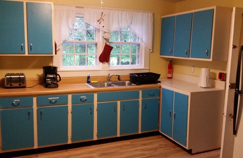 Roscoe House | Your Home Away From Home.Two hours and 10 minutes from NY City.