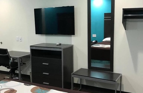 Spring Resort | Your Home Away From Home! Family-Friendly Unit! Near TGR Exotics Wildlife Park