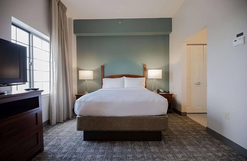 Highlands - Perkins Resort | Your Home Away From Home! Free Breakfast, Free Parking, Pets Allowed, Pool!