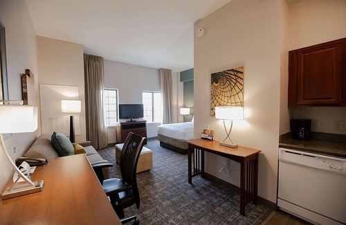 Highlands - Perkins Resort | Your Home Away From Home! Free Breakfast, Free Parking, Pets Allowed, Pool!