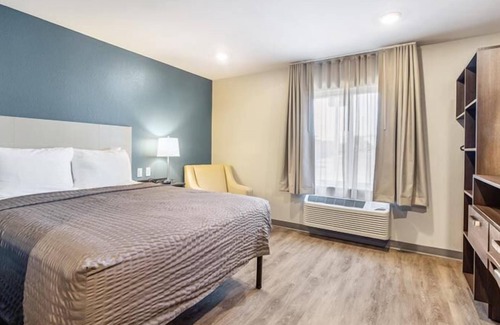 Bellflower Hotel | Your Home Away from Home! Full Kitchen, Pet-friendly, Free Parking!
