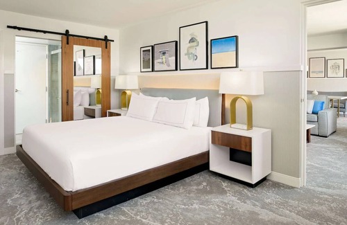 Fox Hills House | Your Home Away From Home! Pool, Pets Allowed, Near Marina Del Rey Beach