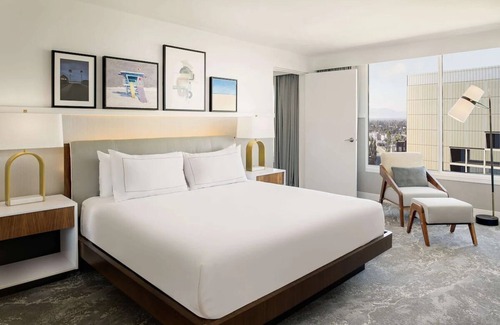 Fox Hills House | Your Home Away From Home! Pool, Pets Allowed, Near Marina Del Rey Beach