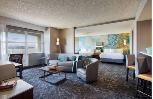 Emeryville Resort | Your Home Away From Home! w/Pool, Short Drive to The Greek Theatre!