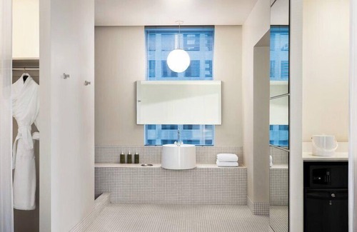 Financial District Hotel | Your Home Away from Home! Dog-friendly Property!