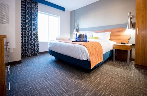 Circleville Resort | Your Home Away From Home! 2 Spacious Units, Free Parking, 2 Onsite Pools