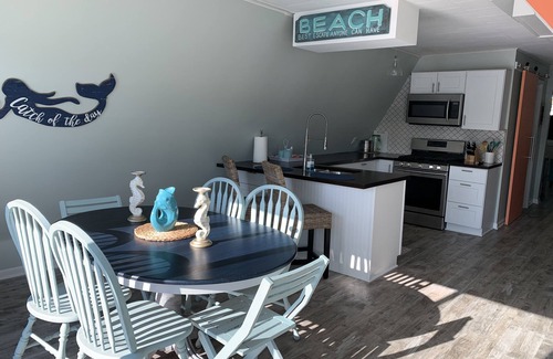 Oscoda House | Your home away from home w/comfy furnishings, beachy vibes & coastal decor