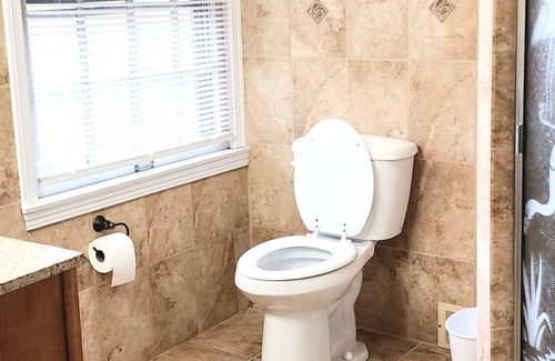 Youngstown Apartment | Your Home Away from Home | Sleeps 12 Fully Equipped!