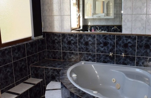 Oudtshoorn House | Your home away from home in the Ostrich capital of South Africa