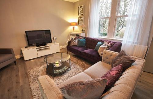 Houghton le Spring House | Your Home from Home - River bank