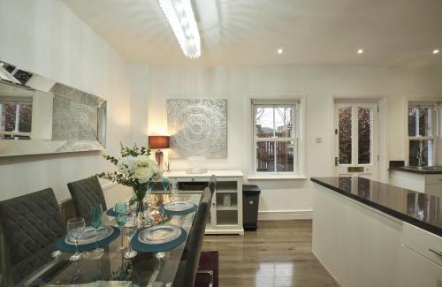 Houghton le Spring House | Your Home from Home - River bank