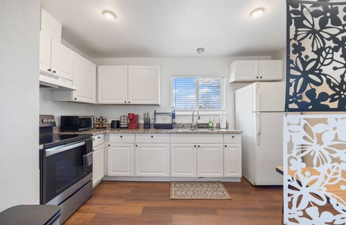 Southeastern Sacramento Apartment | Your Home in Sacramento: 3BR w/Parking & Laundry