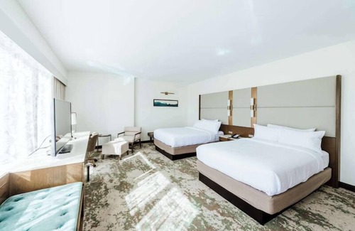 LoDo House | Your Home in the Heart of Denver! Pets Allowed, Indoor Swimming Pool!