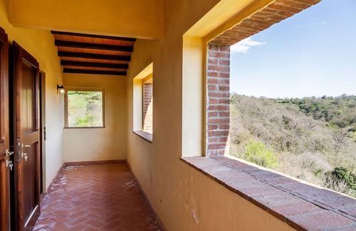 Montorgiali House | Your home in the hills of Tuscany: beauty, nature, history, peace and relaxation