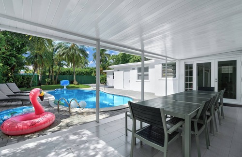 Royal Poinciana Villa | Your house with 4 bedroom 3 full bathrooms 6 min to the beach