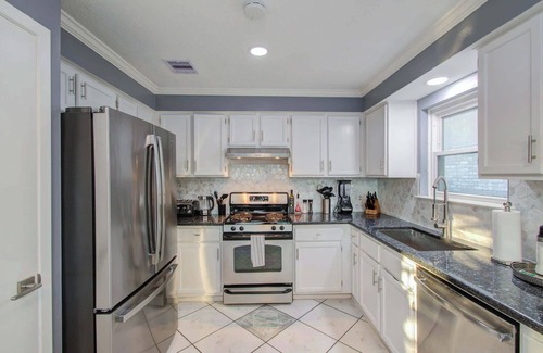 Houston House | Your Houston Vacation Getaway, 4-BD, Pool, Patio