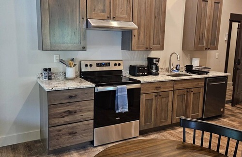 Gardiner Cabin | Your Ideal Retreat! Complimentary Parking!