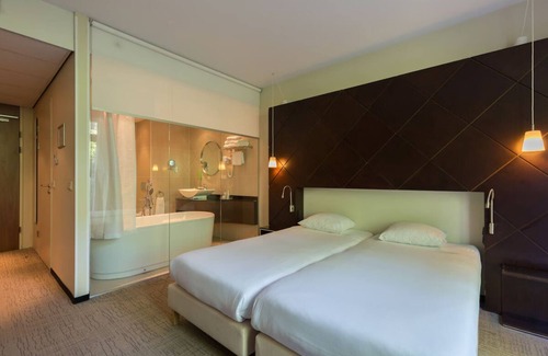 Leende Hotel | Your Ideal Stay Near Eindhoven! Indoor Pool, Free Parking, Onsite Dining!