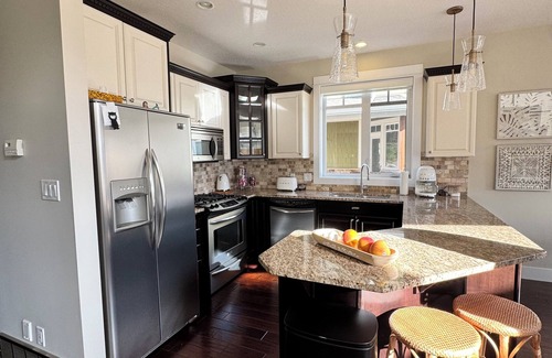 Scotch Creek House | Your Lakeside Retreat Awaits
