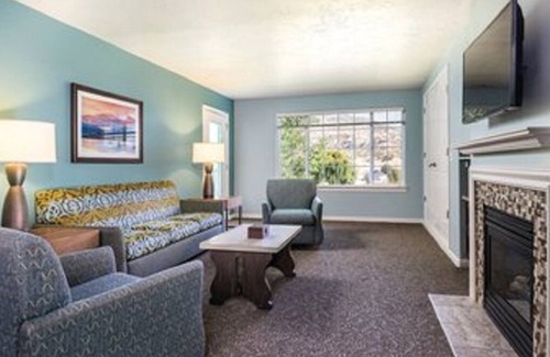 Midway Resort | Your loved ones will LOVE you for this!