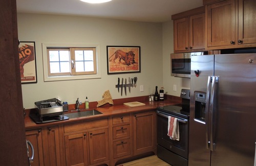 Hammondsport Resort | YOUR LUXURY GETAWAY! Elegant residential suite + dock + covered veranda