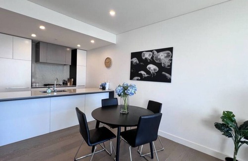 Wentworth Point Apartment | Your Luxury Weekend Getaway 1B waterview Apt in Wentworth Point