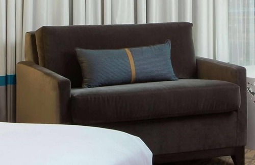Ludlam Hotel | Your Miami Retreat - Close to Airport and Conventions! Free Airport Shuttle