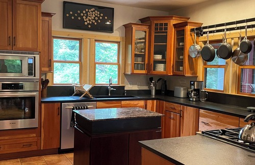 Historic Montford House | Your Modern Asheville Oasis- Walk Downtown