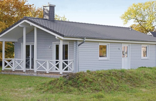 Heidmuhlen House | Your modern, high-quality holiday home is located in a quiet, wooded area near Bad Segeberg.
