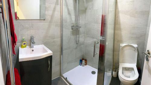 Beddington South Apartment | Your Modern Stay - 2bedroom comfort