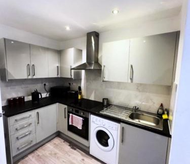 Beddington South Apartment | Your Modern Stay - 2bedroom comfort