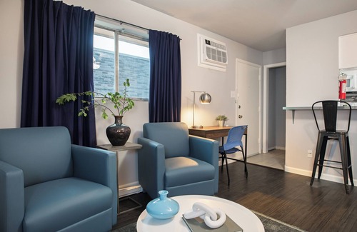 Montrose Apartment | Your Montrose Studios! Sleeps 62/40BR/40BA/25PA