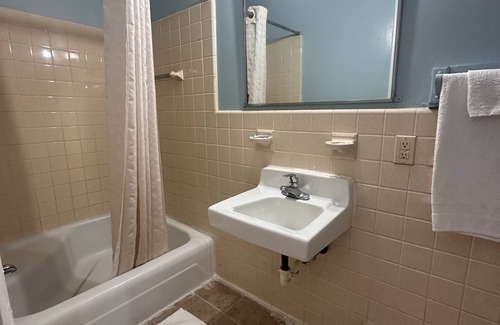Ypsilanti Hotel | Your Motel