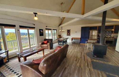Elk Meadows House | YOUR MOUNTAIN VACATION.Awaits You! Gorgeous Views of Mountains. Permit 37