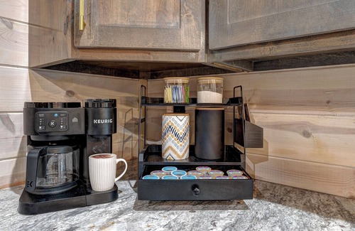Pickens Cabin | Your New Favorite place + Outdoor Oasis + Luxury Touches + Arcade + Firewood