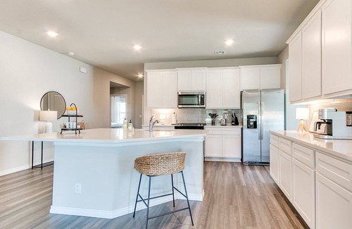 Bixby House | Your New Temporary Paradise in Bixby