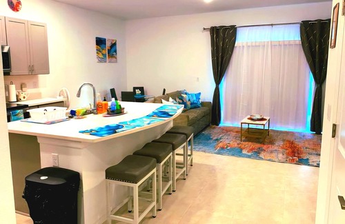 Laurel House | Your New Vacation Place in Fantastic Nokomis Charming 3-bedroom townhome AC/WIFI