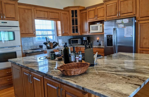 Henrico House | Your next family vacation - Camp Quinn Lake Front Pea Hill Creek 5 BR 3 1/2 BA
