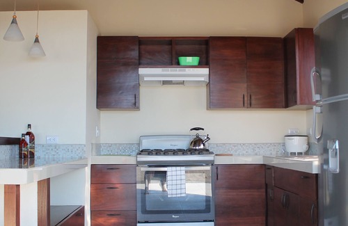 Leon House | Your Nicaragua Beachfront Hideaway – 2BR at Playa Tesoro