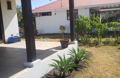 Leon House | Your Nicaragua Beachfront Hideaway – 2BR at Playa Tesoro